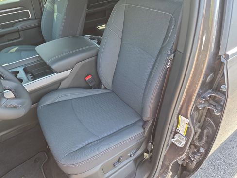 New 2026 RAM 2500 Big Horn AWD/4WD image 7