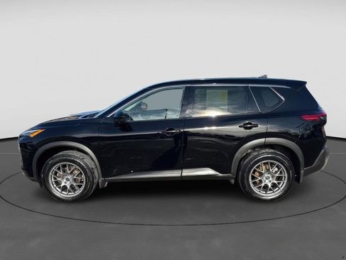 Used 2021 Nissan Rogue SV image 3