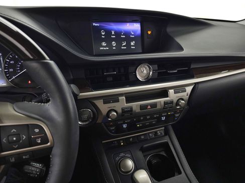 Used 2017 Lexus ES 350 w/ Luxury Package FWD image 22