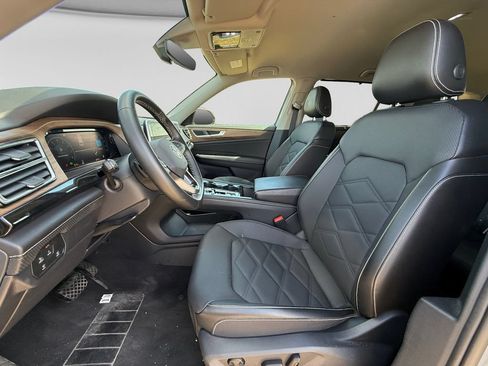 Used 2025 Volkswagen Atlas SE AWD/4WD image 21