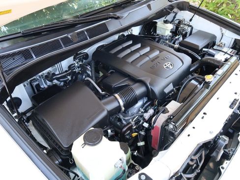 Used 2011 Toyota Sequoia Limited AWD/4WD image 41