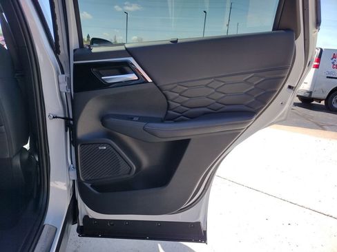 New 2026 Mitsubishi Outlander SEL AWD/4WD image 34