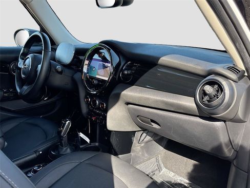 Used 2023 MINI Cooper 4-Door Hardtop FWD image 28