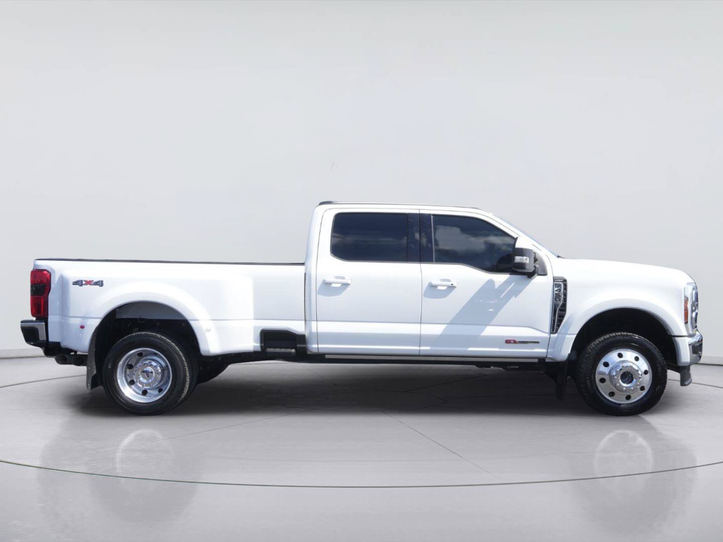 Used 2023 Ford F450 Lariat w/ Camper Package AWD/4WD image 5