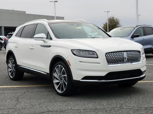 Used 2022 Lincoln Nautilus Reserve w/ Equipment Group 201A image 2