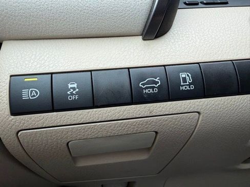 Used 2022 Toyota Camry LE FWD image 27