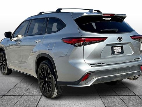 Used 2023 Toyota Highlander XSE image 9