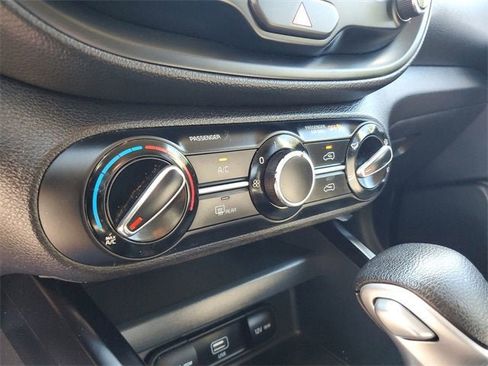 Used 2020 Kia Soul LX image 23