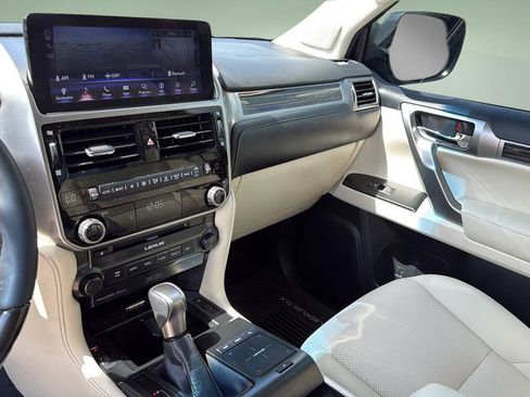 Used 2023 Lexus GX 460 Premium w/ Premium Plus Package AWD/4WD image 27