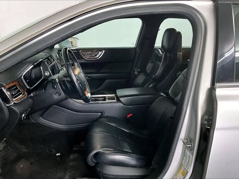 Used 2018 Lincoln Continental Reserve w/ Continental Climate Package image 8