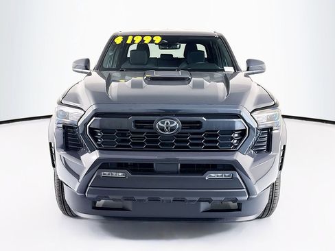 Used 2025 Toyota Tacoma TRD Sport AWD/4WD image 2