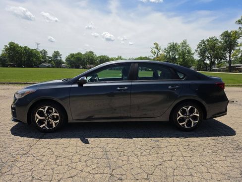 Used 2019 Kia Forte LXS FWD image 3