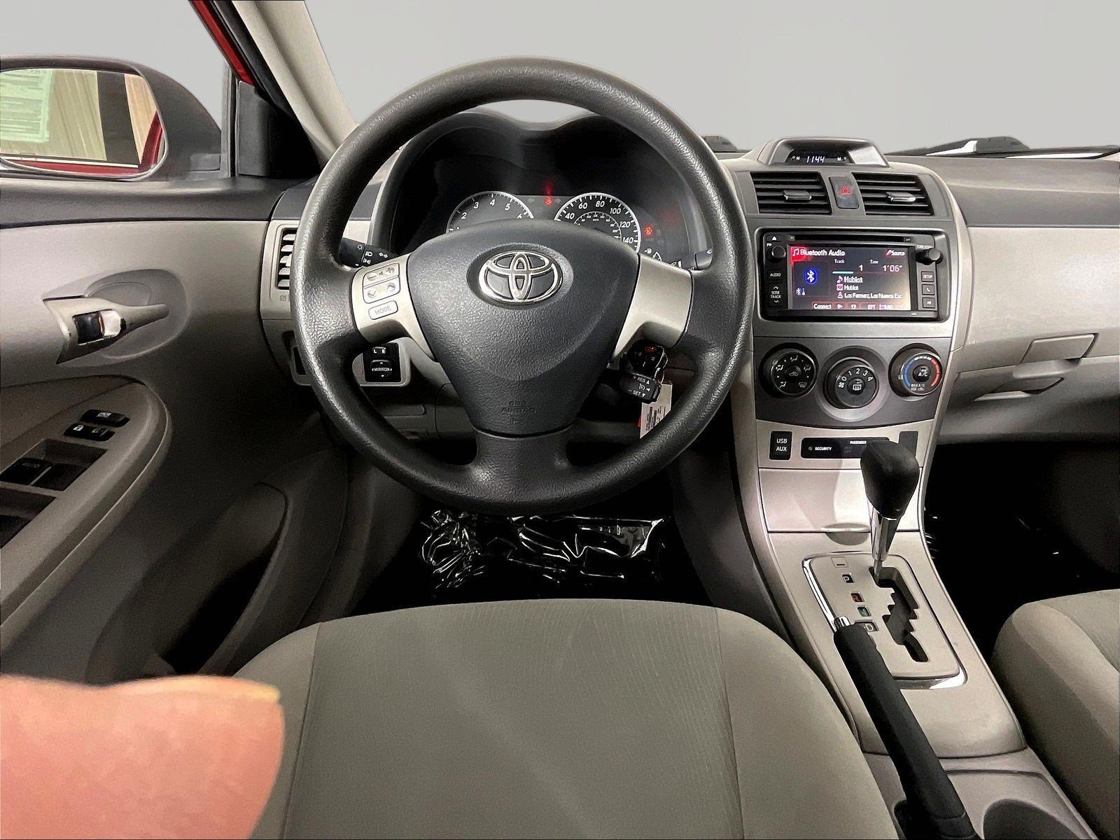 Used 2013 Toyota Corolla LE FWD image 8