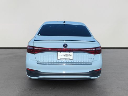 New 2026 Volkswagen Jetta SE image 4