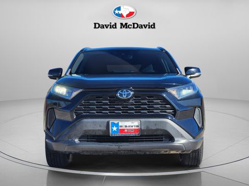 Used 2021 Toyota RAV4 LE w/ Carpet Mat Package (TMS) FWD image 8