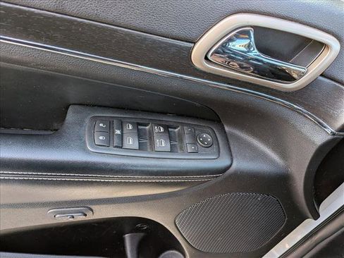 Used 2015 Jeep Grand Cherokee Limited image 14