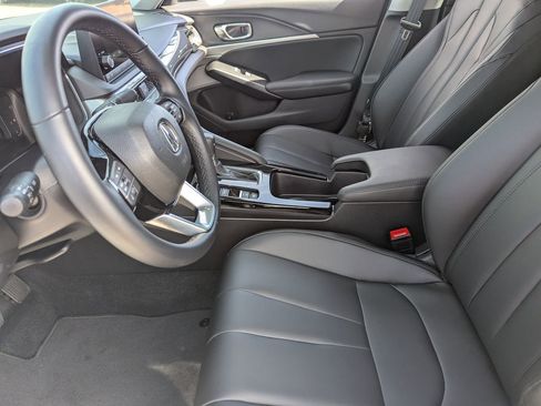 Certified 2025 Acura Integra Premium image 29