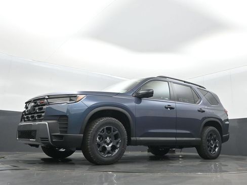 New 2026 Honda Pilot TrailSport image 11