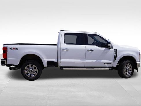 Used 2026 Ford F350 Lariat w/ Chrome Package image 2