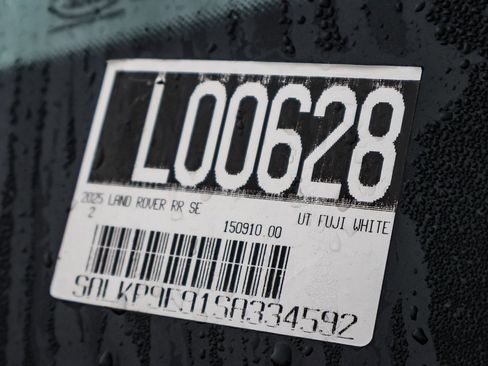 New 2025 Land Rover Range Rover SE image 42