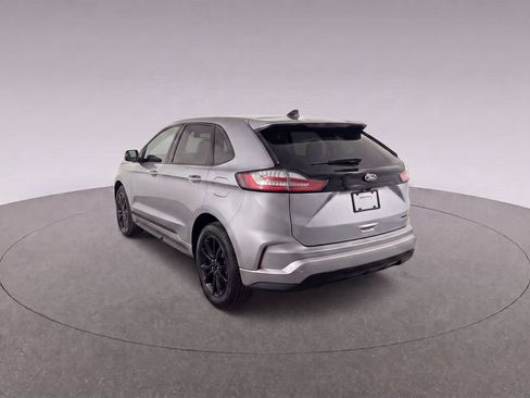 Used 2023 Ford Edge SE w/ Black Appearance Package AWD/4WD image 3