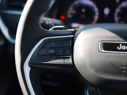 New 2025 Jeep Grand Cherokee Limited image 18