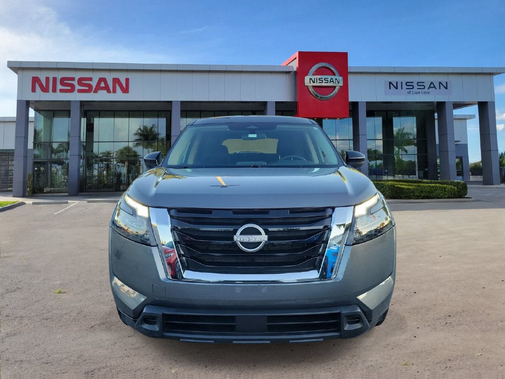 Used 2024 Nissan Pathfinder S FWD image 6