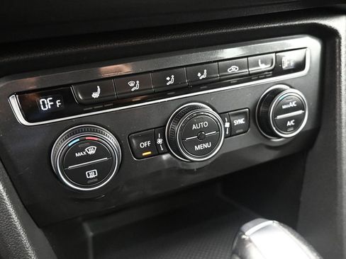 Used 2019 Volkswagen Tiguan SEL image 17