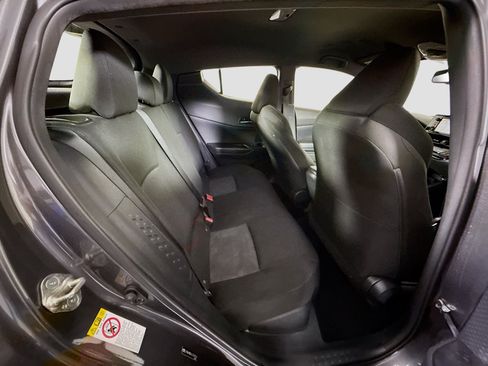 Used 2018 Toyota C-HR XLE FWD image 26