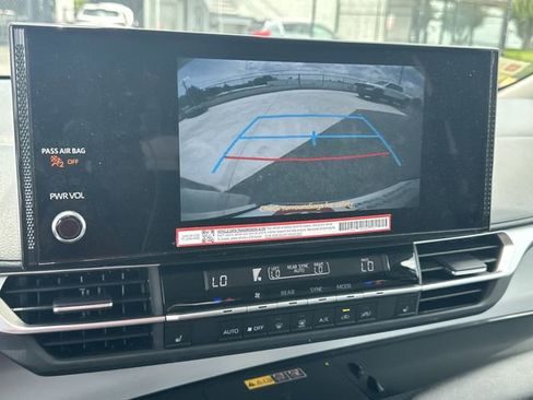 Certified 2025 Toyota Sienna XLE w/ XLE Plus Package FWD image 14