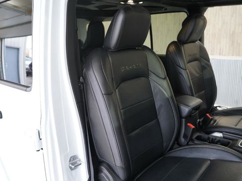 Used 2019 Jeep Wrangler Unlimited Sahara w/ Dual Top Group image 30