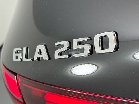 New 2026 Mercedes-Benz GLA 250 image 8