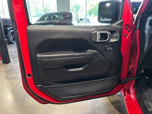 Used 2022 Jeep Gladiator Sport AWD/4WD image 9
