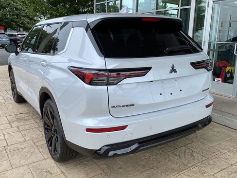 New 2026 Mitsubishi Outlander LE AWD/4WD image 5