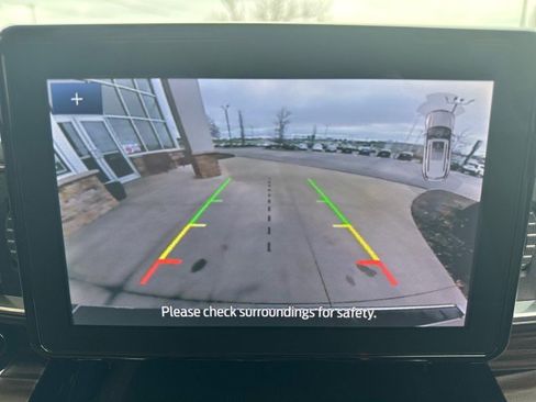 Used 2023 Ford Explorer Limited image 14