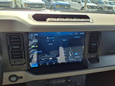 Used 2022 Ford Bronco Wildtrak AWD/4WD image 21