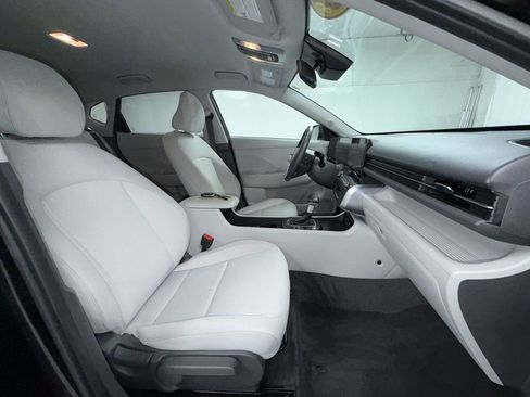 Used 2025 Hyundai Kona SEL AWD/4WD image 8