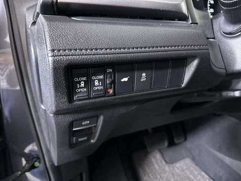 Used 2025 Honda Odyssey EX-L image 18