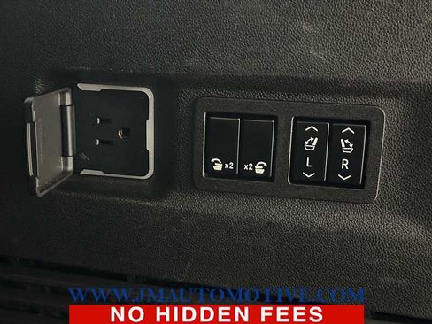 Used 2023 Chevrolet Suburban Premier image 19