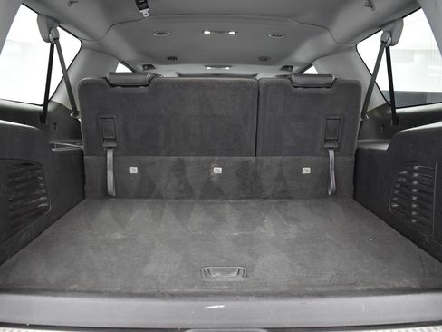 Used 2020 Chevrolet Suburban LT image 30