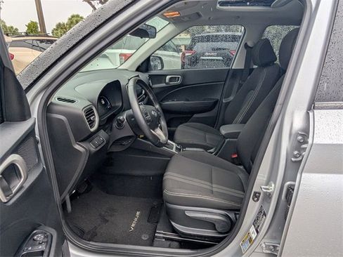 Used 2023 Hyundai Venue SEL w/ Cargo Package image 5