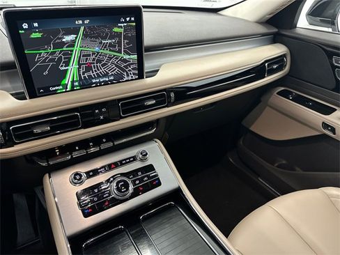Used 2022 Lincoln Aviator AWD image 27