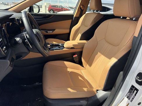 Certified 2025 Lexus NX 250 FWD w/ Accessory Package (Z2) image 11