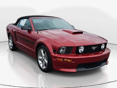 Used 2009 Ford Mustang GT RWD image 2