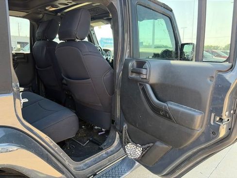 Used 2017 Jeep Wrangler Unlimited Sahara AWD/4WD image 20
