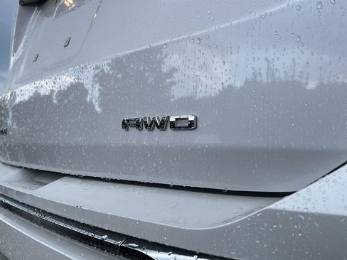 Used 2023 GMC Terrain Denali AWD/4WD image 11