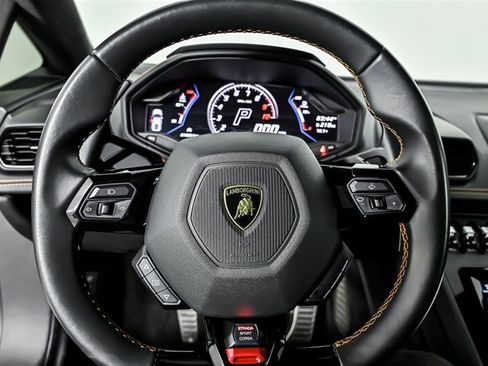 Used 2020 Lamborghini Huracan EVO RWD image 20
