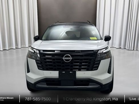 New 2026 Nissan Pathfinder Platinum w/ Cargo Package image 2