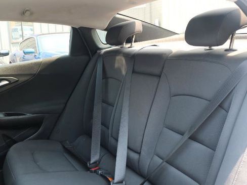 Used 2018 Chevrolet Malibu LT FWD image 14