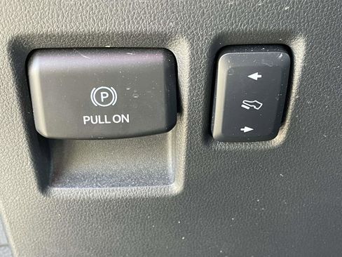 Used 2024 Ford F150 Lariat w/ FX4 Off-Road Package AWD/4WD image 16